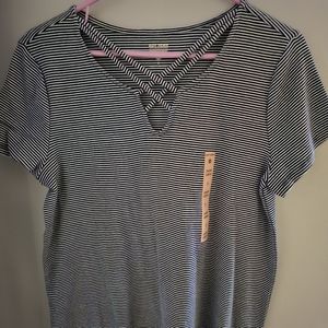 Womens short sleeve shirt